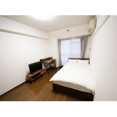 ユニオンマンスリー多摩センター１　305　1K・セミダブル☆■人気のバストイレ別♪デスク＆チェア付き♪２ドア冷蔵庫でたっぷり収納♪の物件画像