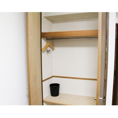 ユニオンマンスリー多摩センター１　305　1K・セミダブル☆■人気のバストイレ別♪デスク＆チェア付き♪２ドア冷蔵庫でたっぷり収納♪の物件画像