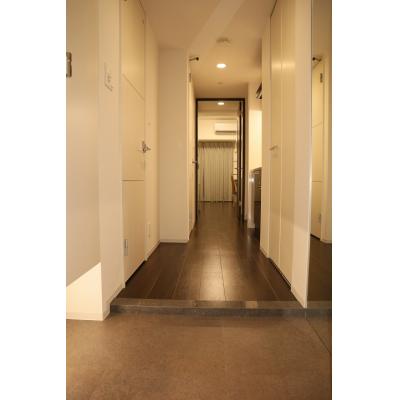 セイワマンスリー丸の内駅前　E★2019年11月築★【築浅・禁煙🚭・Wi-Fi無料・宅配BOX・温水暖房便座】《セミダブル》の物件画像