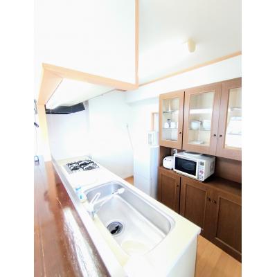 クボタマンスリー春日２　【★産業通り沿い♪　駐車場、無料Wifi、エレベーター有、バス・トイレ別！繁華街近いです！！　2名まで入居対応可能です。】の物件写真1