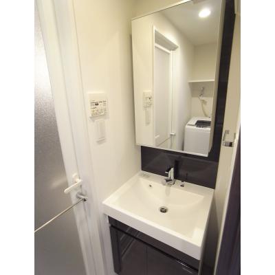 【TM新橋CROSSIA/SDB1】　新橋徒歩７分・セミダブル・2014年築浅物件・独立洗面・Wi-Fi無制限無料設置・テレワークにも♪の物件画像