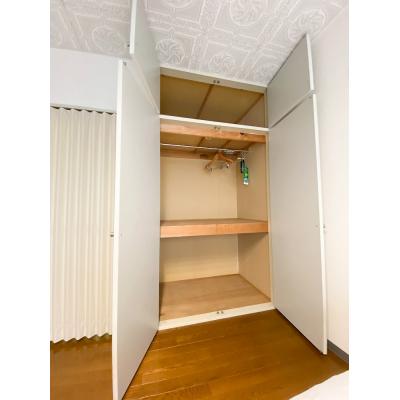 ユニオンマンスリー柿生２　304　1R・セミダブル☆◆インターネット固定回線（有線）無料の部屋◆おしゃれなフロアライト付き♪人気のデスク＆チェアのあるお部屋♪の物件画像