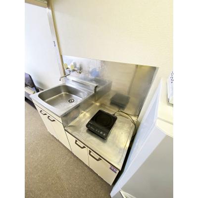 ユニオンマンスリー河辺１　306　1R・セミダブル☆■座椅子＆ローテーブル付きで快適なお部屋♪２ドア冷蔵庫でたっぷり収納♪無料の駐輪場もあり♪■八王子・立川まで乗換なしで3０分の物件画像