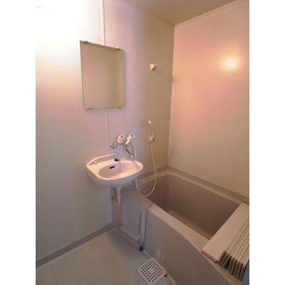 Bizroom／クレール薬師台２番館105　バス・トイレ別物件！ネット無料！の物件画像