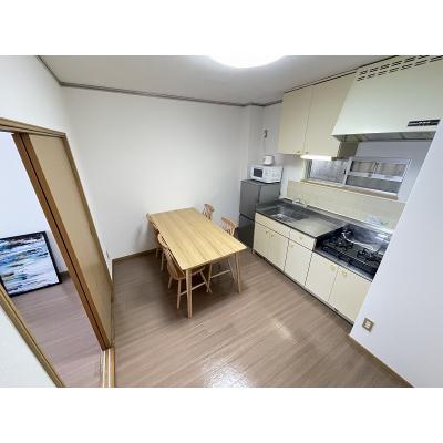 ユニオンマンスリー柏４　102　2DK・ダブル【４名まで】☆生活空間を分けたい方におすすめ♪バストイレ別、ダイニングテーブルやソファ付き♪の物件画像