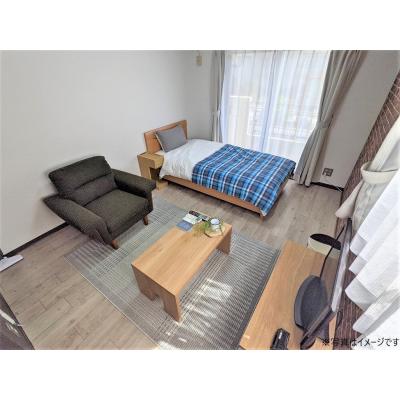 ユニオンマンスリー小田急鶴間２　104　1R・シングル☆人気の角部屋♪快適なソファ付き♪壁紙もおしゃれ♪の物件画像