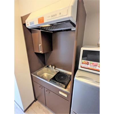 ユニオンマンスリー小田急鶴間２　104　1R・シングル☆人気の角部屋♪快適なソファ付き♪壁紙もおしゃれ♪の物件画像