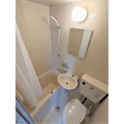 ユニオンマンスリー小田急鶴間２　104　1R・シングル☆人気の角部屋♪快適なソファ付き♪壁紙もおしゃれ♪の物件画像