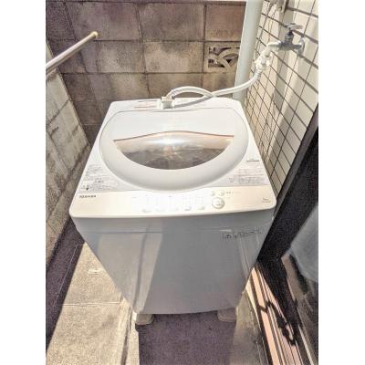 ユニオンマンスリー小田急鶴間２　104　1R・シングル☆人気の角部屋♪快適なソファ付き♪壁紙もおしゃれ♪の物件画像