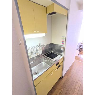 ユニオンマンスリー日吉本町１　306　1R・シングル☆デスク・チェア完備＆たっぷり収納2ドア冷蔵庫など生活家電のあるお部屋の物件画像