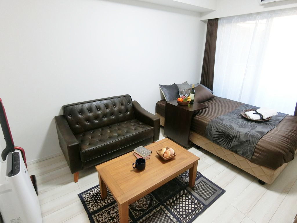 グッドステイ世田谷駒沢大学・三軒茶屋クレヴィスタ■『禁煙ルーム・25平米・Wi-Fi無制限・ローテーブル・ソファ』【デラックス】の物件画像