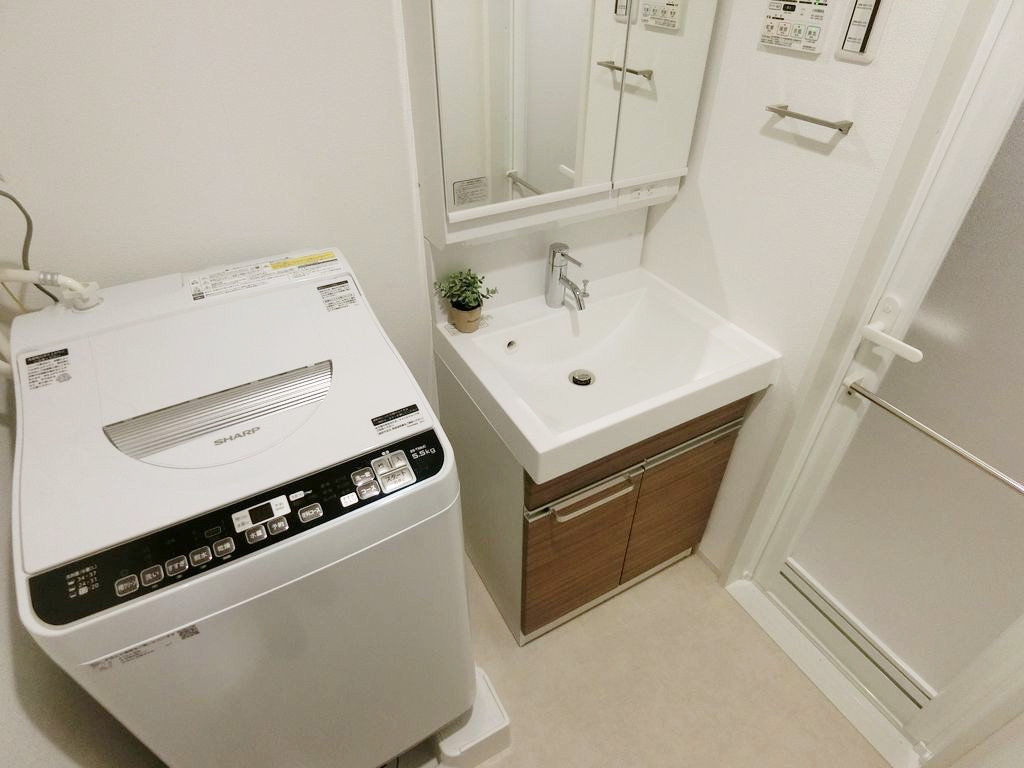 グッドステイ世田谷駒沢大学・三軒茶屋クレヴィスタ■『禁煙ルーム・25平米・Wi-Fi無制限・ローテーブル・ソファ』【デラックス】の物件画像