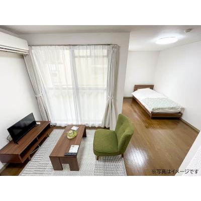 ユニオンマンスリー坂戸３　303　1K・シングル☆角部屋♪モニター付きインターフォン＆室内洗濯機完備/ソファのある広々26㎡のお部屋の物件画像