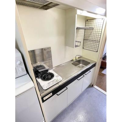 ユニオンマンスリー坂戸３　303　1K・シングル☆角部屋♪モニター付きインターフォン＆室内洗濯機完備/ソファのある広々26㎡のお部屋の物件画像