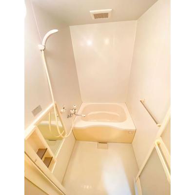 ユニオンマンスリー京成稲毛１　102　1K・シングル☆人気のバストイレ別＆独立洗面台＆温水洗浄便座♪ソファ・ローテーブルのある26㎡のお部屋の物件画像