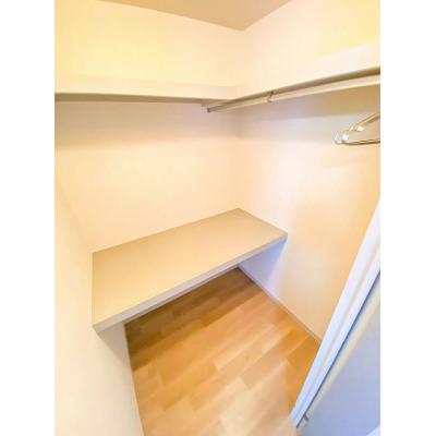 ユニオンマンスリー京成稲毛１　102　1K・シングル☆人気のバストイレ別＆独立洗面台＆温水洗浄便座♪ソファ・ローテーブルのある26㎡のお部屋の物件画像