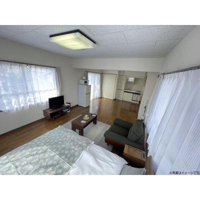 ユニオンマンスリー天王台１　301　1R・セミダブル☆■安心のオートロック完備♪人気の角部屋＆ソファ・テーブル＆室内洗濯機や電子レンジなど生活家電のある広々33㎡のの物件画像