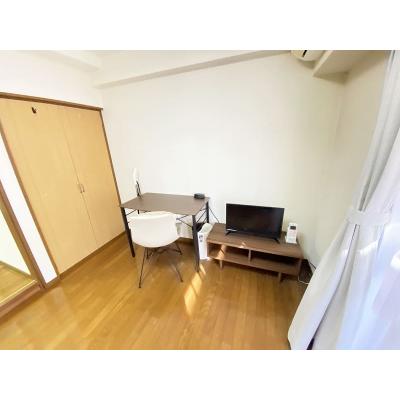 ユニオンマンスリー青葉台１　202　1K・シングル☆デスク・チェア完備♪たっぷり収納２ドア冷蔵庫や室内洗濯機など生活家電のあるお部屋/深夜3時まで営業のディスカウントの物件画像