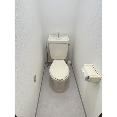 ユニオンマンスリー町田１　208　1K・セミダブル☆うれしいバストイレ別のお部屋♪くつろげる2人掛けソファ付き。新宿駅・横浜駅へダイレクトアクセスの物件画像