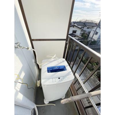 ユニオンマンスリー北越谷１　302　1R・セミダブル☆デスク・チェア完備＆冷蔵庫や洗濯機など生活家電のあるお部屋。北越谷駅　徒歩10分/東武伊勢崎線(スカイツリーライン)沿線の物件画像