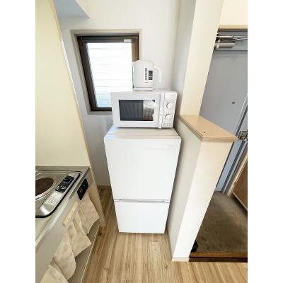 ユニオンマンスリー北越谷１　302　1R・セミダブル☆デスク・チェア完備＆冷蔵庫や洗濯機など生活家電のあるお部屋。北越谷駅　徒歩10分/東武伊勢崎線(スカイツリーライン)沿線の物件画像