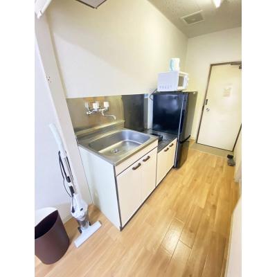 ●2026年5月4日から入居可●ユニオンマンスリー柿生３　214　1R・シングル☆人気の角部屋♪洗濯機や掃除機など生活家電完備！デスク・チェアのあるお部屋/小田急小田原線利用で、新百合ヶ丘駅まで1駅の物件画像