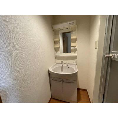駅近！【リノベーション物件】2駅3路線使える好立地！インターネット無料！洋室は広々10帖！ＭＨ東中野Ⅱの物件画像