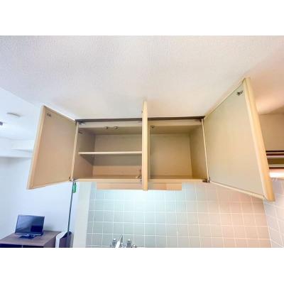 ユニオンマンスリー三軒茶屋１３　304　1R・シングル☆【禁煙ルーム】冷蔵庫や電子レンジなど生活家電完備♪ソファ・ローテーブルのあるお部屋の物件画像