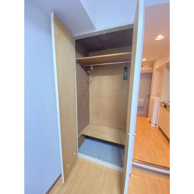 ユニオンマンスリー新百合ヶ丘３　107　1R・シングル☆【禁煙ルーム】人気の角部屋＆建物オートロック♪デスク・チェア＆2ドア冷蔵庫などの家具家電付き/登戸駅・代の物件画像