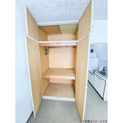 ●2026年2月10日から入居可●ユニオンマンスリー京王稲田堤３　206　1R・シングル☆【禁煙ルーム】ローテーブル・ソファのあるお部屋♪洗濯機や掃除機など生活家電完備の物件画像