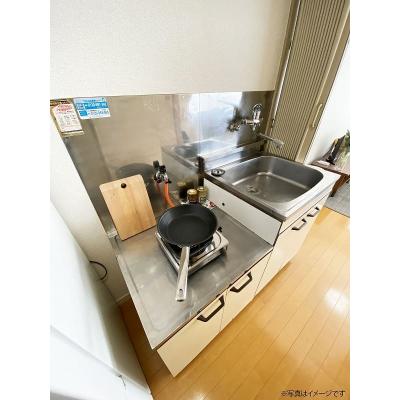 ●2026年1月18日から入居可●ユニオンマンスリー京王稲田堤２　403　1R・シングル☆【禁煙ルーム】人気の角部屋＆2面採光♪ローテーブル・ソファのあるお部屋/都営新宿線直通運転利用で、明大前の物件画像