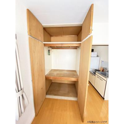 ●2026年1月18日から入居可●ユニオンマンスリー京王稲田堤２　403　1R・シングル☆【禁煙ルーム】人気の角部屋＆2面採光♪ローテーブル・ソファのあるお部屋/都営新宿線直通運転利用で、明大前の物件画像