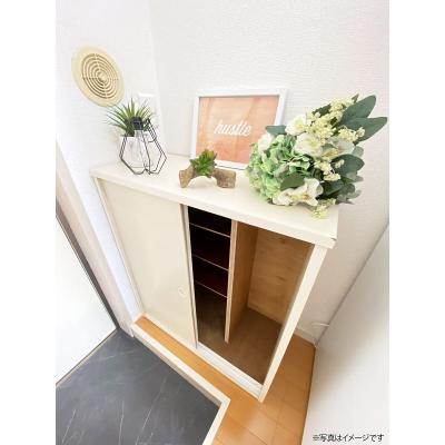 ●2026年1月18日から入居可●ユニオンマンスリー京王稲田堤２　403　1R・シングル☆【禁煙ルーム】人気の角部屋＆2面採光♪ローテーブル・ソファのあるお部屋/都営新宿線直通運転利用で、明大前の物件画像