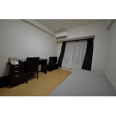 LM新大阪第５➀【ＩＨコンロ・３２型ＴＶ・HDD内蔵ブルーレイ標準装備、マンション内1階にコインランドリーがあります。駅・スーパー・コンビニ・ドラッグストアまでスグです。】の物件画像