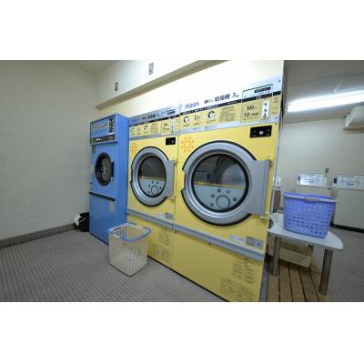 LM新大阪第５➀【ＩＨコンロ・３２型ＴＶ・HDD内蔵ブルーレイ標準装備、マンション内1階にコインランドリーがあります。駅・スーパー・コンビニ・ドラッグストアまでスグです。】の物件画像