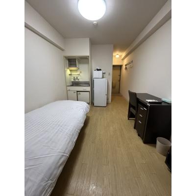 【東三国駅　徒歩3分】LM新大阪第５➁【ＩＨコンロ・３２型ＴＶ・HDD内蔵ブルーレイ標準装備、マンション内1階にコインランドリーがあります。駅・スーパー・コンビニ・ドラッグストアまでスグです。】の物件画像