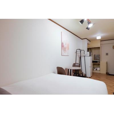 池袋まで1駅&徒歩圏内/最寄り駅から徒歩3分/スーパー・コンビニ至近/エスカル椎名町201の物件画像