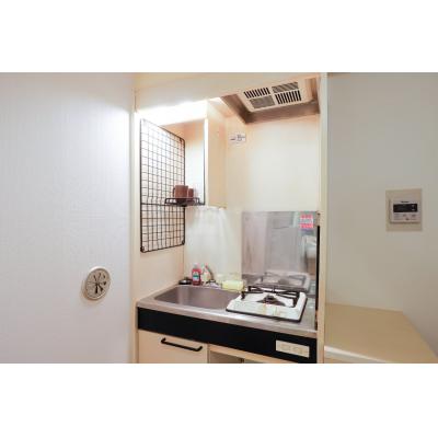 池袋まで1駅&徒歩圏内/最寄り駅から徒歩3分/スーパー・コンビニ至近/エスカル椎名町201の物件画像