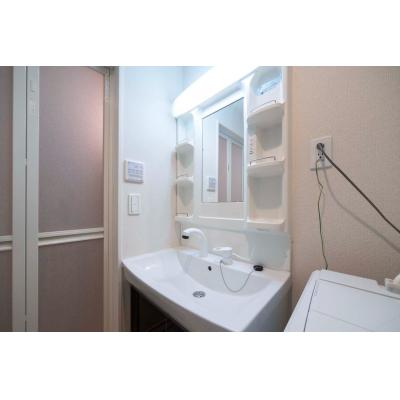 オシャレなデザイナーズ物件♪／日当たりの良いお部屋♪Wi-Fi完備／家具家電・備品完備／ヴィラ両国401の物件画像