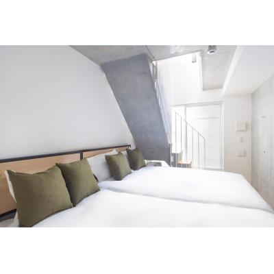 新宿まで乗り換えなし4分！  入居最大5人／Wi-Fi無料／PASEO市谷台町II 103の物件画像