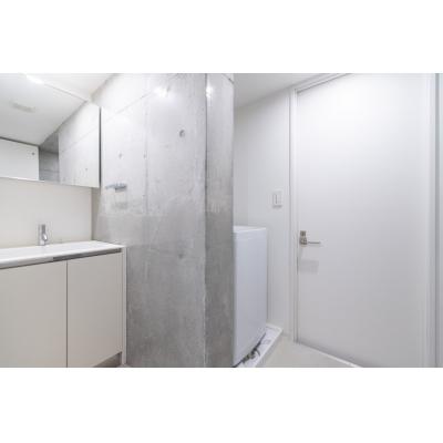 新宿まで乗り換えなし4分！  入居最大5人／Wi-Fi無料／PASEO市谷台町II 103の物件画像