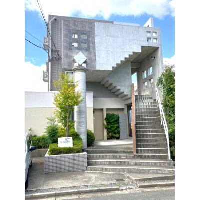 マコット郡山赤木町C302【無料近隣駐車場あり・角部屋・バストイレ別・Wi-Fi無料】JR東北本線、東北新幹線「郡山駅」徒歩15分！落ち着きのある大人空間♪の物件画像