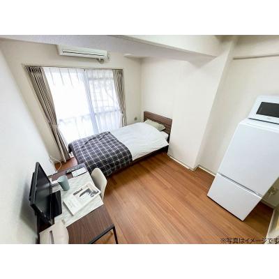 ユニオンマンスリー永山６　102　1K・シングル☆【禁煙ルーム】室内洗濯機や2ドア冷蔵庫など生活家電完備！デスク・チェアのあるお部屋/多摩大学多摩キャンパスまで徒歩通学/建物向かいにはコンビニありの物件画像