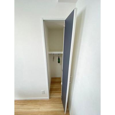 ユニオンマンスリー京王稲田堤４　402　1LDK・セミダブル☆【禁煙ルーム】人気の角部屋＆バストイレ別＆独立洗面台あり！安心の宅配ボックス＆モニター付きインターフォン＆室内洗濯機完備♪の物件画像