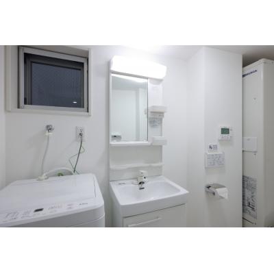 白基調のすっきりしたお部屋/都心へのアクセスも良く、周辺環境も充実！/リアライズ西小山 102の物件画像