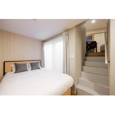 新宿駅まで乗換不要！/交通アクセス抜群/広々としたお部屋/コルティーレ四谷本塩町 102の物件画像