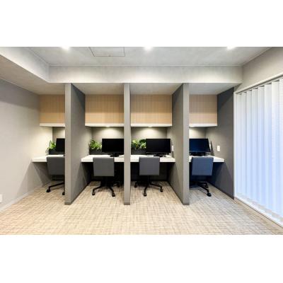 アットイン新大阪13-5（B）『共用施設の入居者専用のワーキングスペース、独立型ブースでお仕事も捗ります！「アットイン公式サイト」なら空室確認・ご予約も可能です！🔍』の物件画像