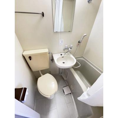 ユニオンマンスリー菊名４　301　1R・シングル☆【禁煙ルーム】人気の角部屋♪デスク・チェア＆室内洗濯機や冷蔵庫など生活家電のあるお部屋/ディスカウントストア・オリンピックまで徒歩約3分の物件画像