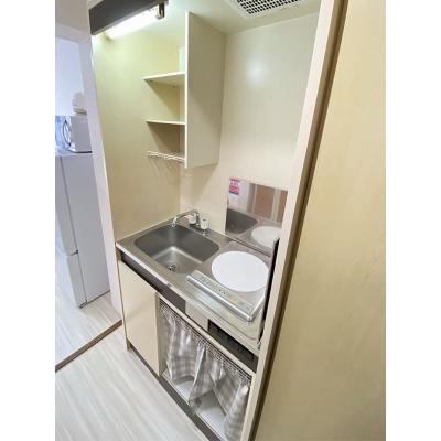 ユニオンマンスリー横浜・白楽６　105　1R・シングル☆【禁煙ルーム】人気の角部屋♪嬉しい宅配ボックス完備！デスク・チェア＆洗濯機や2ドア冷蔵庫など生活家電のあるお部屋の物件画像