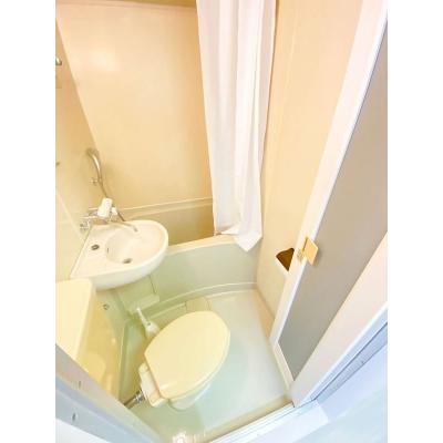 ユニオンマンスリー横浜鶴ヶ峰３　E210　1R・セミシングル☆【禁煙ルーム】人気の角部屋＆たっぷり収納ロフトつき♪安心のモニター付きインターフォン＆室内洗濯機完備！の物件画像